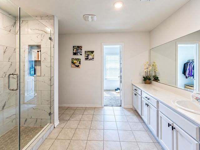 513 Clearlake Drive, Waxahachie, TX 75165