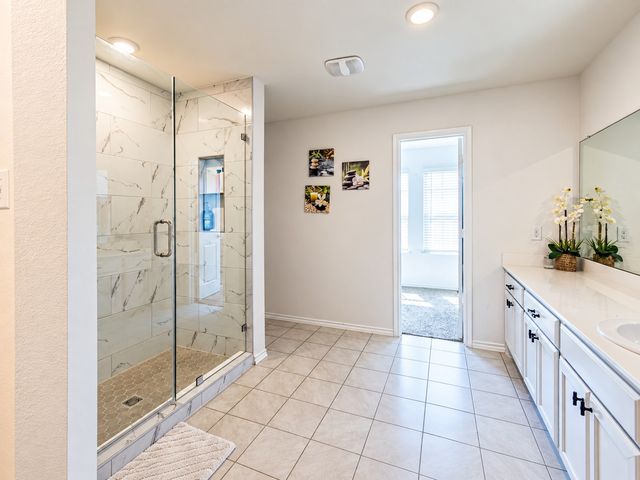 513 Clearlake Drive, Waxahachie, TX 75165