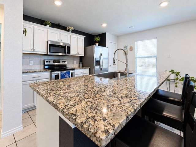 513 Clearlake Drive, Waxahachie, TX 75165