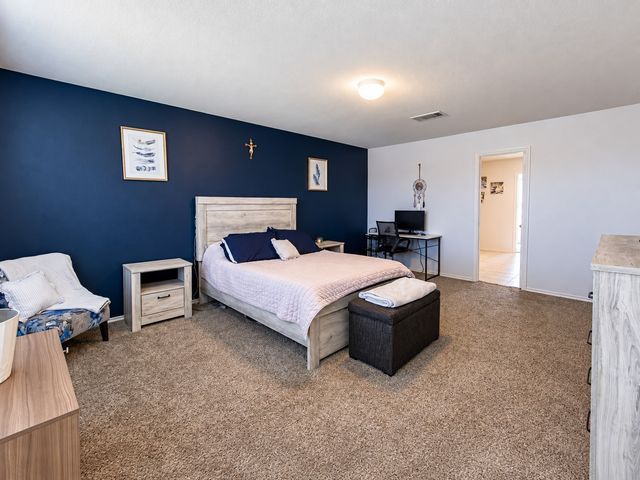 513 Clearlake Drive, Waxahachie, TX 75165