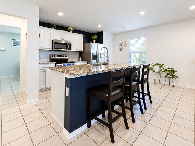 513 Clearlake Drive, Waxahachie, TX 75165