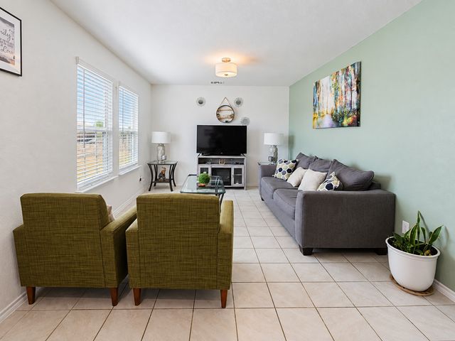 513 Clearlake Drive, Waxahachie, TX 75165
