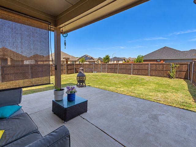 513 Clearlake Drive, Waxahachie, TX 75165