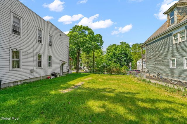 815 Davis Terrace, Schenectady, NY 12303