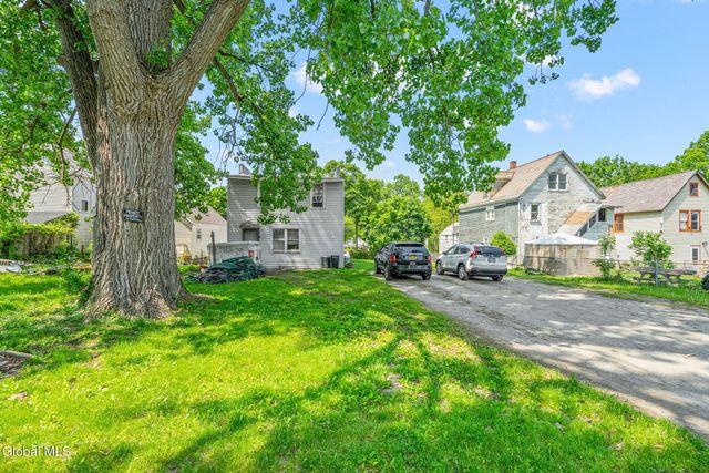 815 Davis Terrace, Schenectady, NY 12303