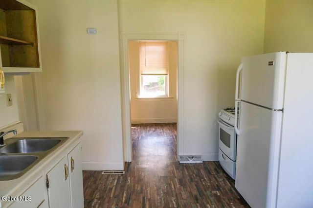 815 Davis Terrace, Schenectady, NY 12303