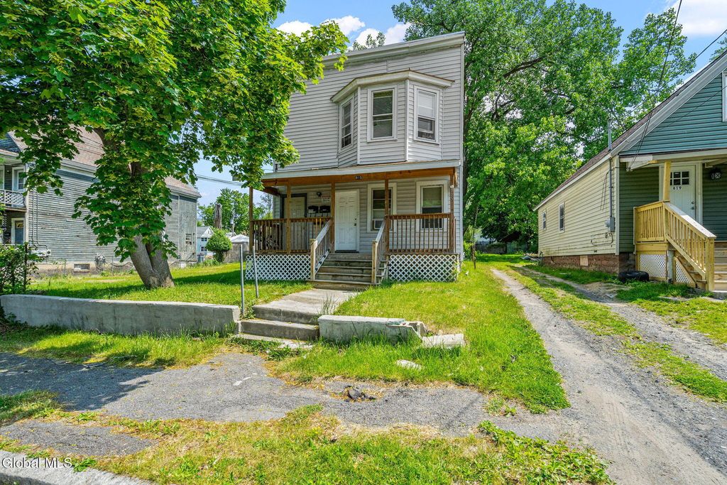 815 Davis Terrace, Schenectady, NY 12303