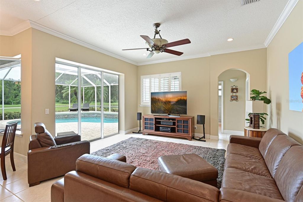 Image 13 of property listing at 15201 21ST AVENUE E, Bradenton, FL 34212