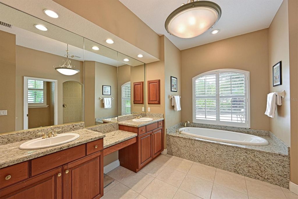 Image 16 of property listing at 15201 21ST AVENUE E, Bradenton, FL 34212