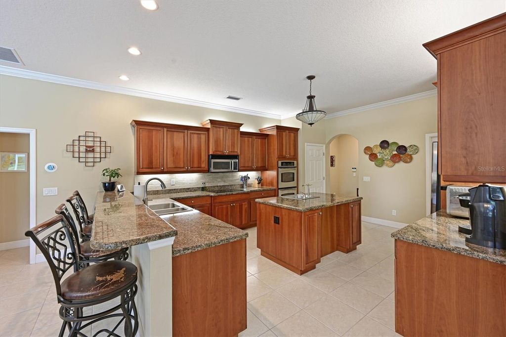 Image 8 of property listing at 15201 21ST AVENUE E, Bradenton, FL 34212
