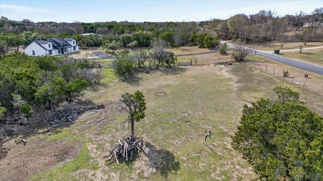 170 Edgehill Drive, Azle, TX 76020