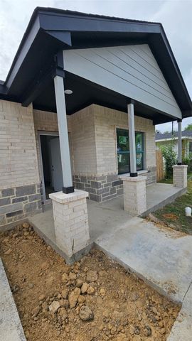 804 S Catherine Street, Terrell, TX 75160