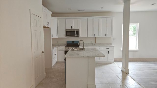 804 S Catherine Street, Terrell, TX 75160