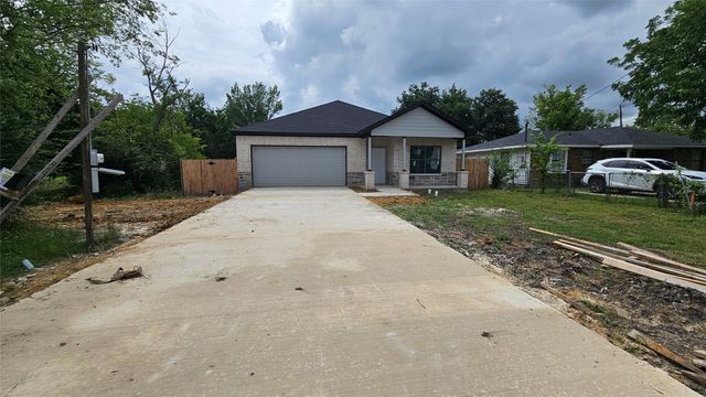 804 S Catherine Street, Terrell, TX 75160