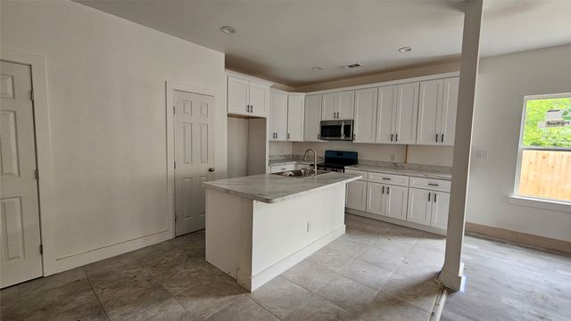 804 S Catherine Street, Terrell, TX 75160