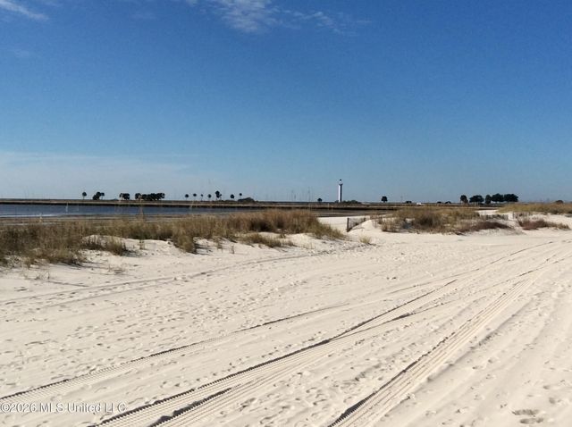 2046 Beach Boulevard, 105, Biloxi, MS 39531