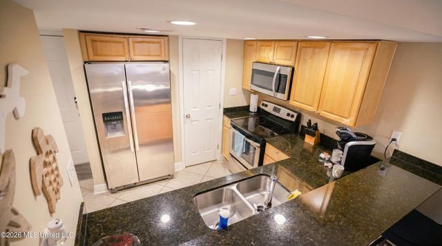 2046 Beach Boulevard, 105, Biloxi, MS 39531