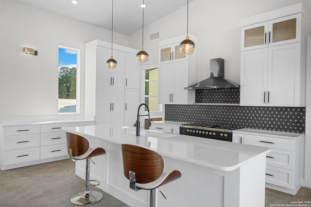 270 Lehmann, Kerrville, TX 78028
