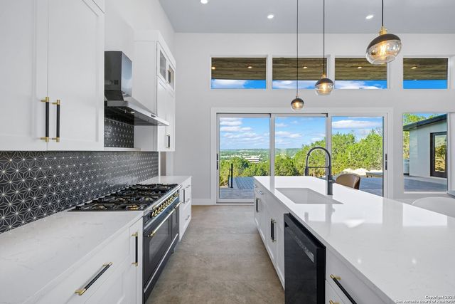 270 Lehmann, Kerrville, TX 78028
