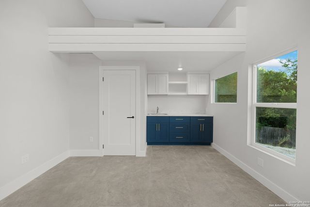 270 Lehmann, Kerrville, TX 78028