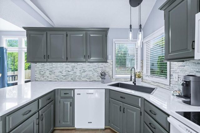 17287 W 157th Street, Olathe, KS 66062