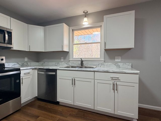 1436 Mountain Pass RD, Blue Ridge, VA 24064