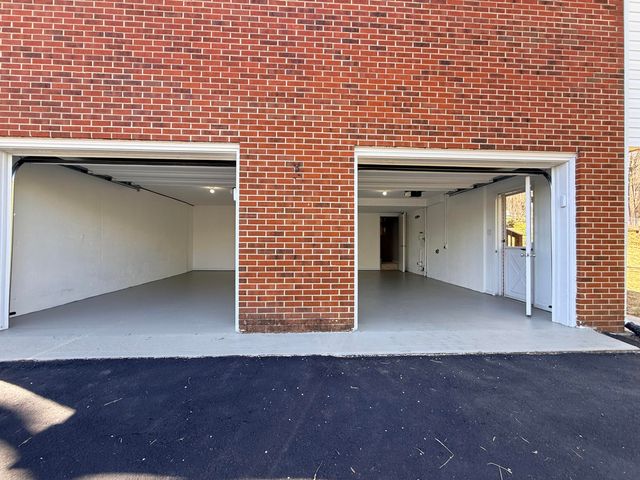 1436 Mountain Pass RD, Blue Ridge, VA 24064