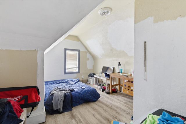 715 E Division Street, Springfield, MO 65803