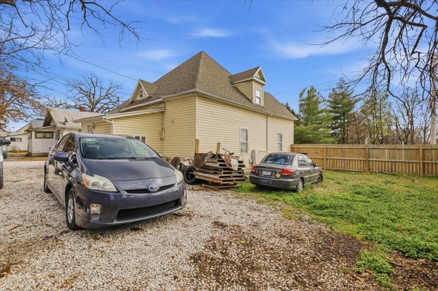 715 E Division Street, Springfield, MO 65803