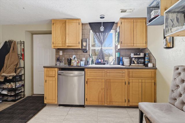 715 E Division Street, Springfield, MO 65803