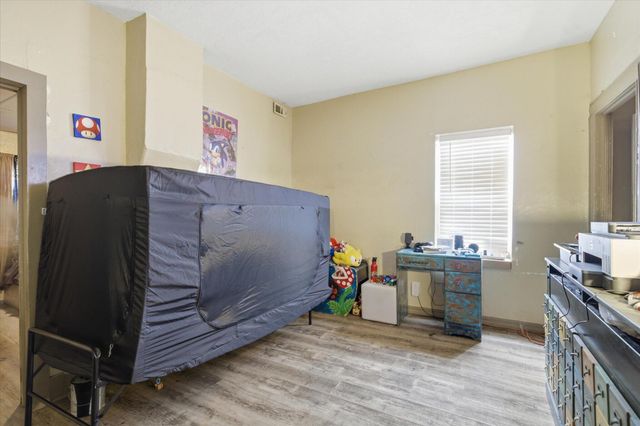 715 E Division Street, Springfield, MO 65803