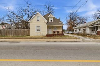 715 E Division Street, Springfield, MO 65803