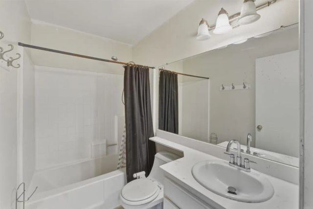 320 Rolling Hills Lane, San Marcos, CA 92069