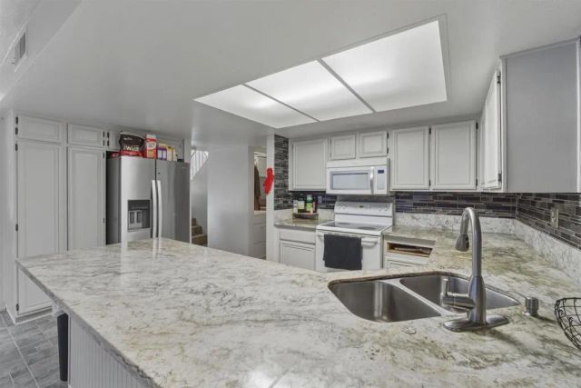 320 Rolling Hills Lane, San Marcos, CA 92069