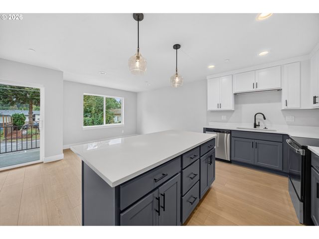 10965 Ne Wygant St, Portland, OR 97220