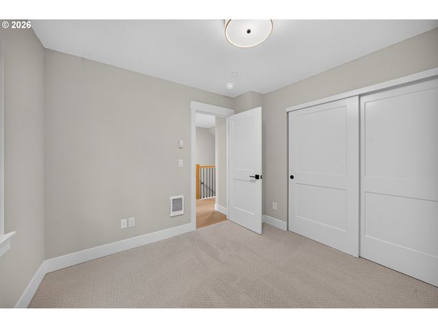 10965 Ne Wygant St, Portland, OR 97220