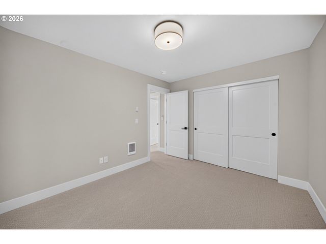 10965 Ne Wygant St, Portland, OR 97220