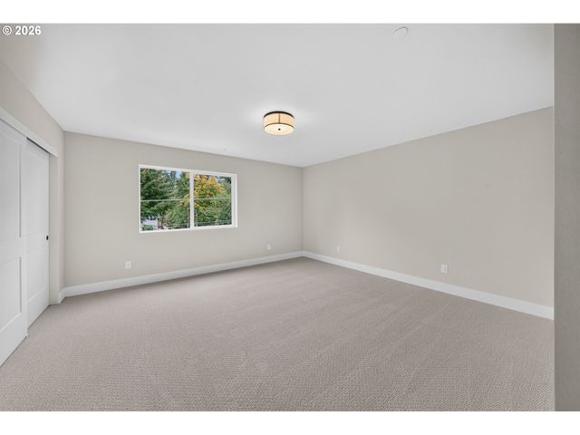 10965 Ne Wygant St, Portland, OR 97220