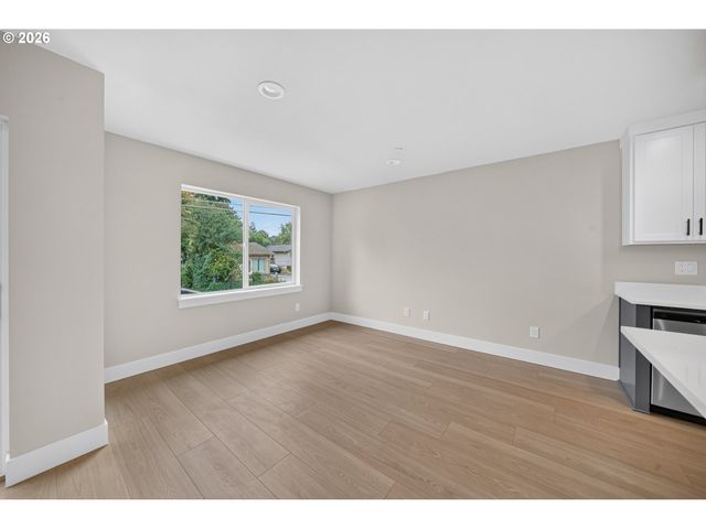 10965 Ne Wygant St, Portland, OR 97220