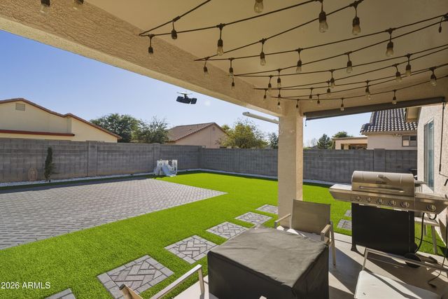 8409 W PINCHOT Avenue, Phoenix, AZ 85037