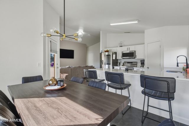 8409 W PINCHOT Avenue, Phoenix, AZ 85037