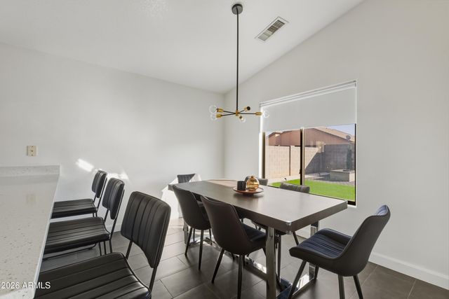 8409 W PINCHOT Avenue, Phoenix, AZ 85037