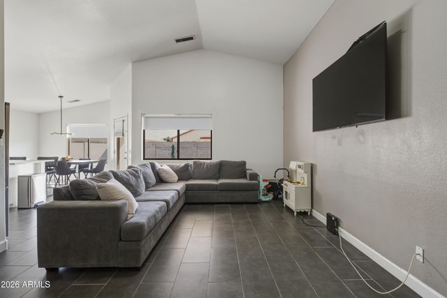 8409 W PINCHOT Avenue, Phoenix, AZ 85037