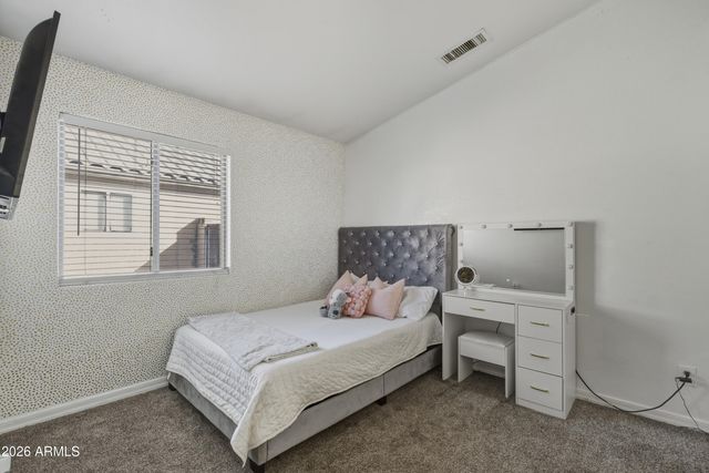 8409 W PINCHOT Avenue, Phoenix, AZ 85037