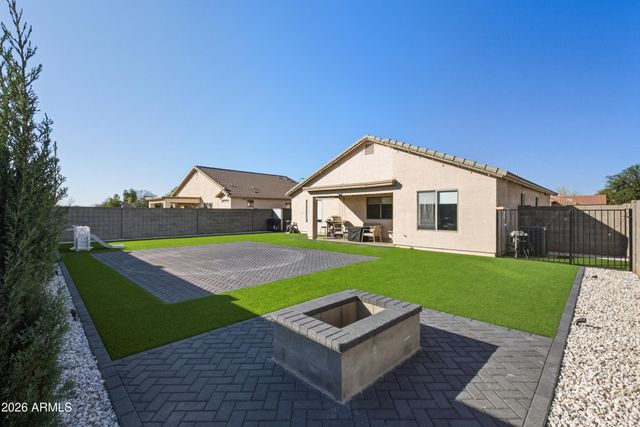 8409 W PINCHOT Avenue, Phoenix, AZ 85037