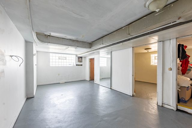 6733 S Campbell Avenue, Chicago, IL 60629
