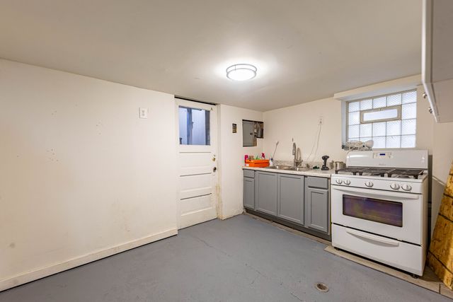 6733 S Campbell Avenue, Chicago, IL 60629