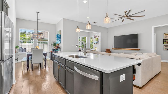 8092 Brogdon Dr, Myrtle Beach, SC 29579