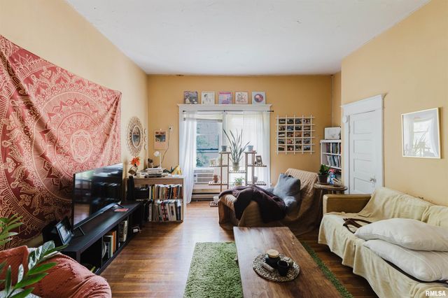 209 N SPRINGER Street, Carbondale, IL 62901