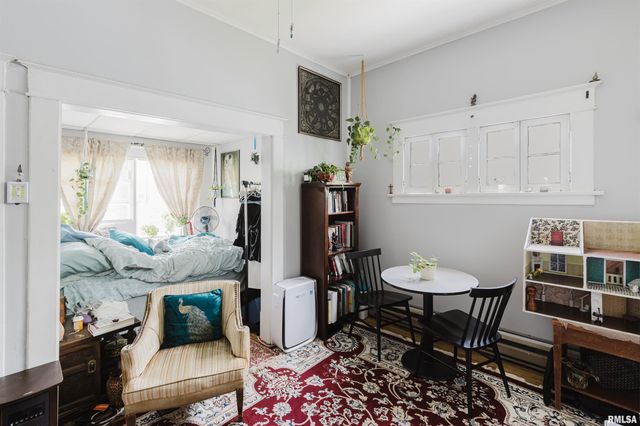 209 N SPRINGER Street, Carbondale, IL 62901